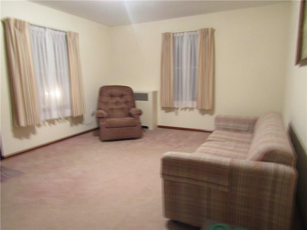 3116 Middletown Road Pittsburgh, PA 15204 - Photo 16 of 24 Living Room