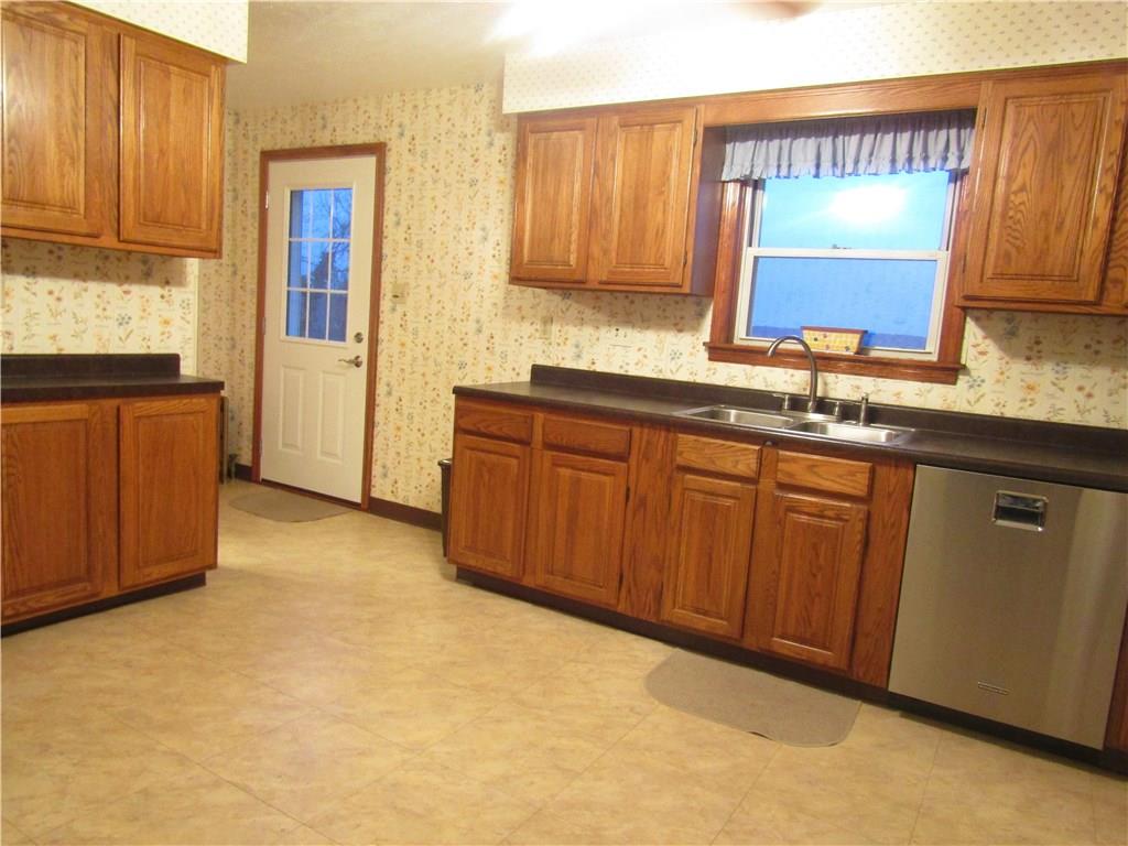 3116 Middletown Road Pittsburgh, PA 15204 - Photo 6 of 24 Gallery Image 6