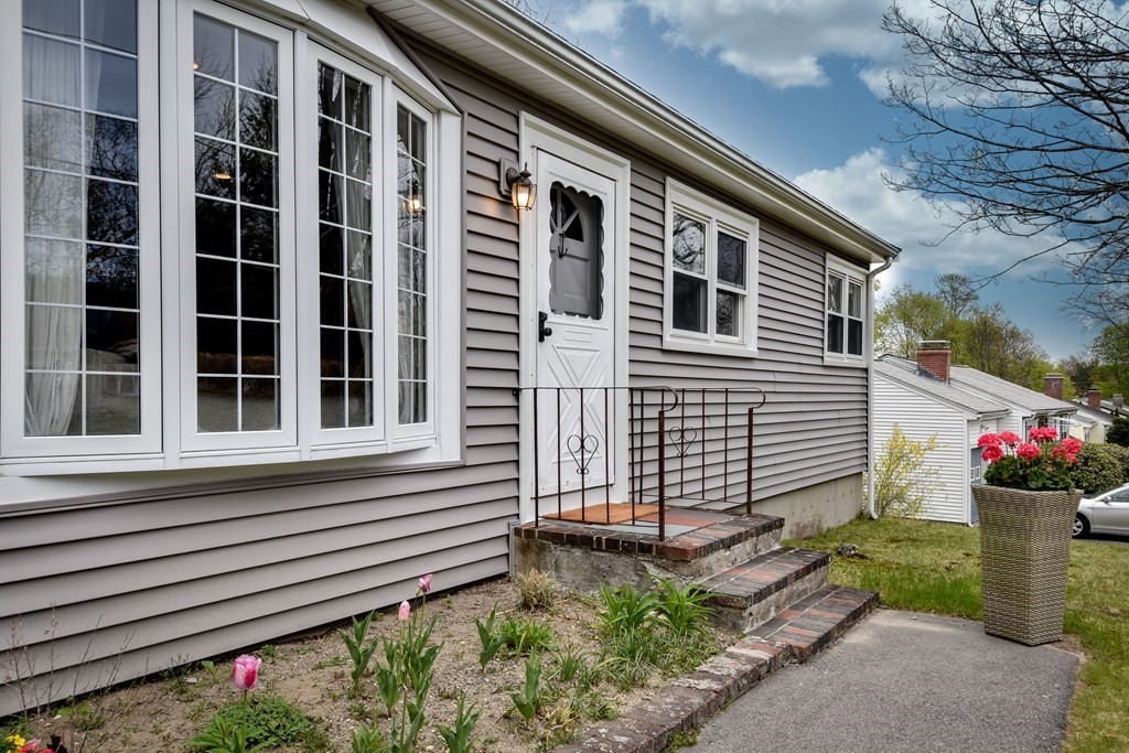 27 Indian Spring Road Ashland, MA 01721 - Photo 2 of 25