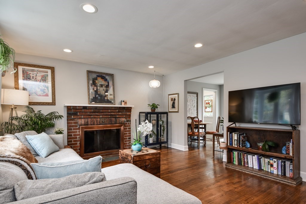 27 Indian Spring Road Ashland, MA 01721 - Photo 5 of 25