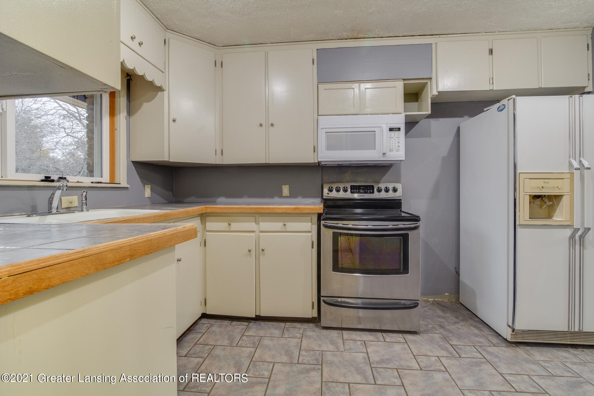 2367 Mt Hope Road Okemos, MI 48864 - Photo 6 of 33 2367_Mt_Hope_JEFF-12