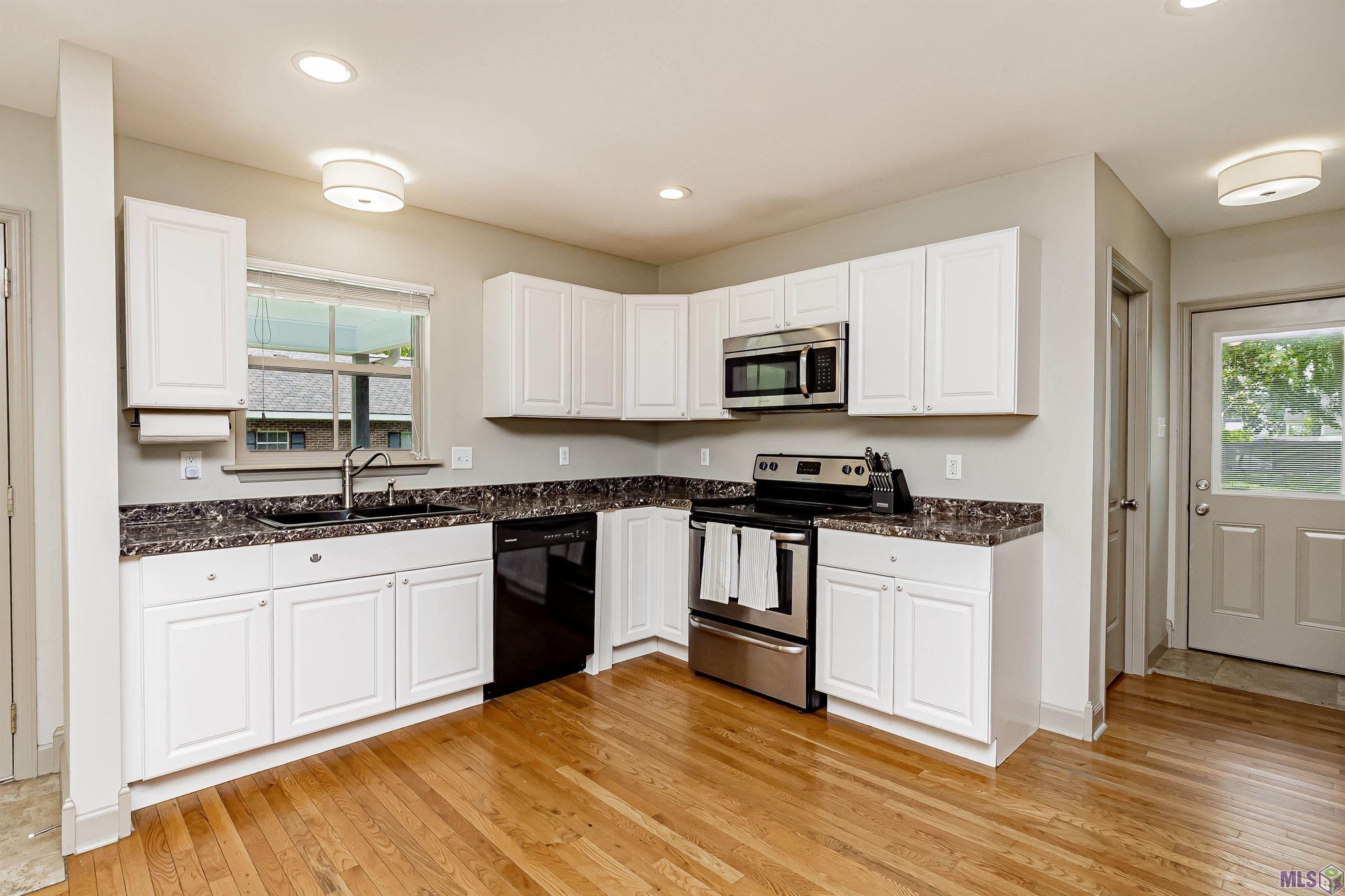 2108 Christian Street Baton Rouge, LA 70808 - Photo 16 of 27 Kitchen
