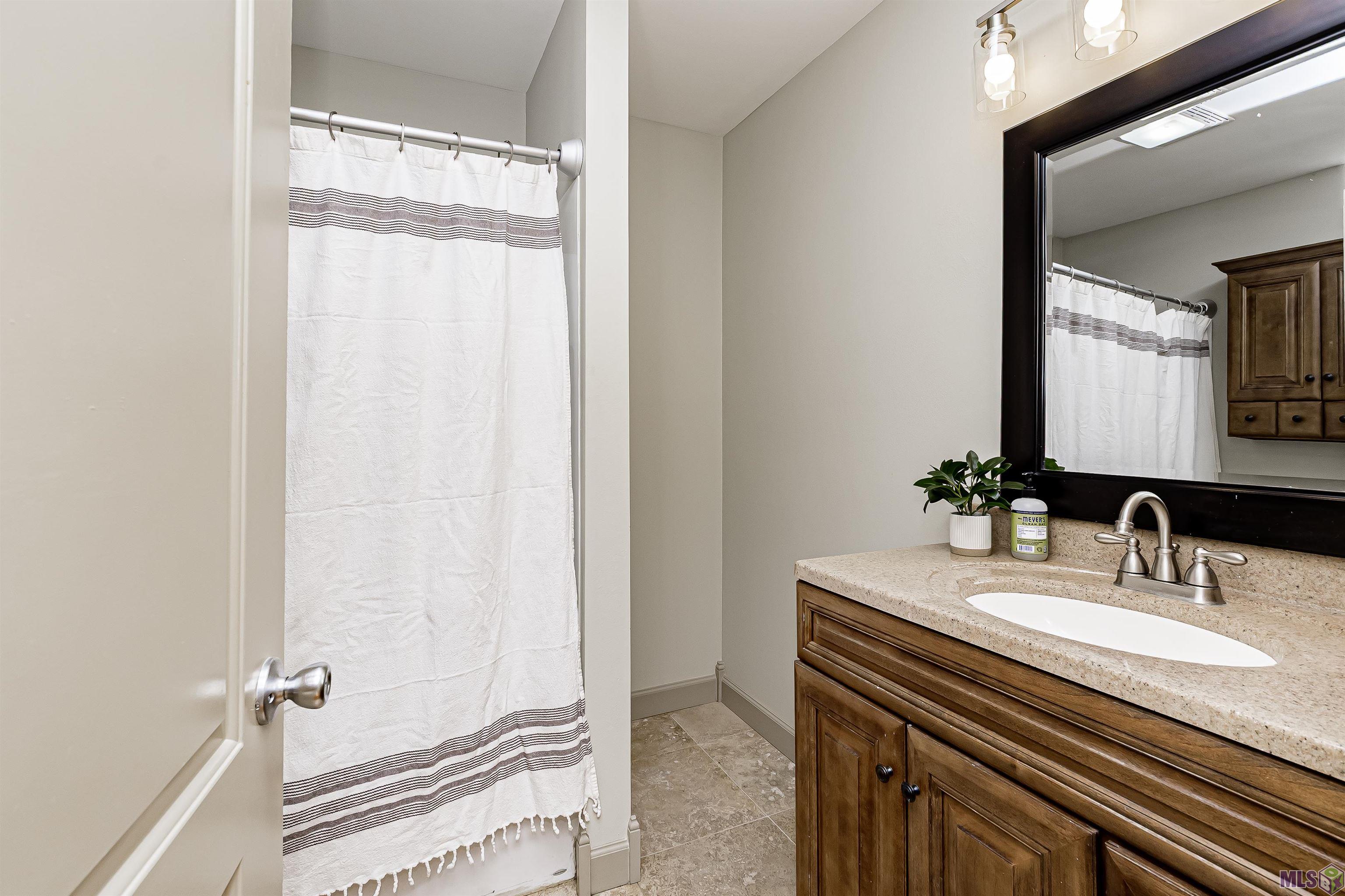 2108 Christian Street Baton Rouge, LA 70808 - Photo 18 of 27 Primary Bathroom