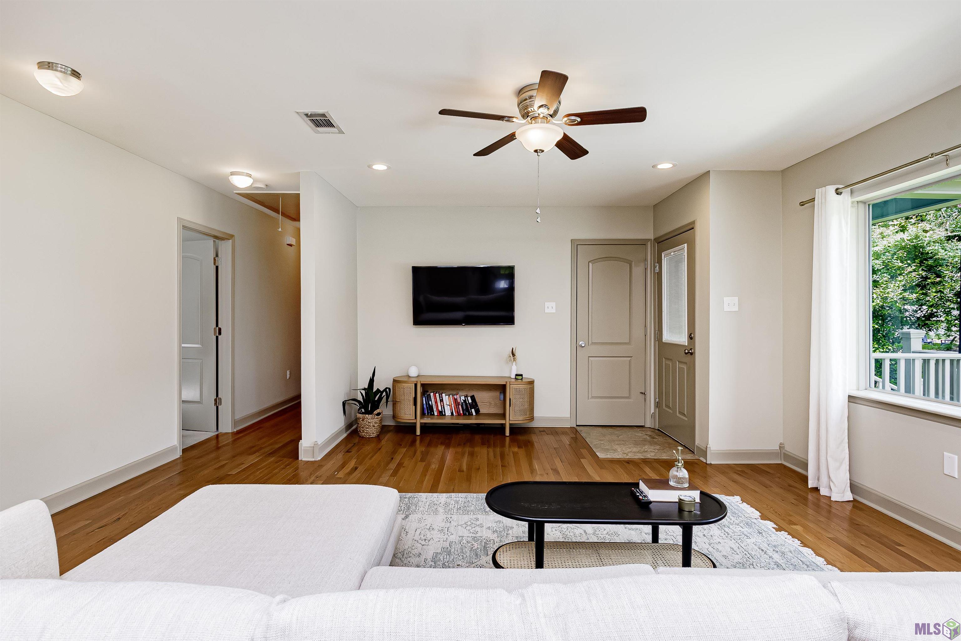 2108 Christian Street Baton Rouge, LA 70808 - Photo 8 of 27 Living Room