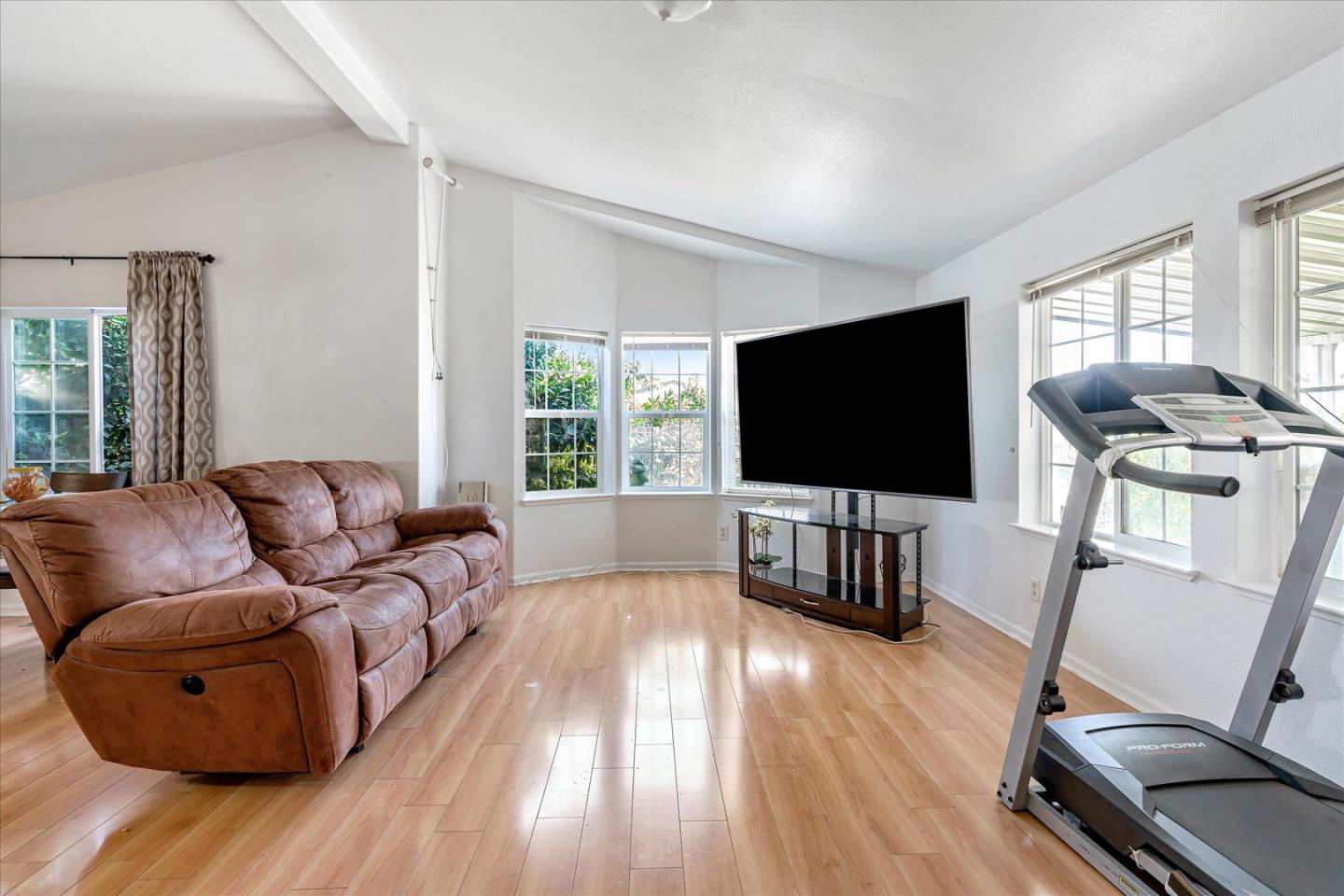 2900 Fairview Road, Unit 14 Hollister, CA 95023 - Photo 7 of 31 Gallery Image 7