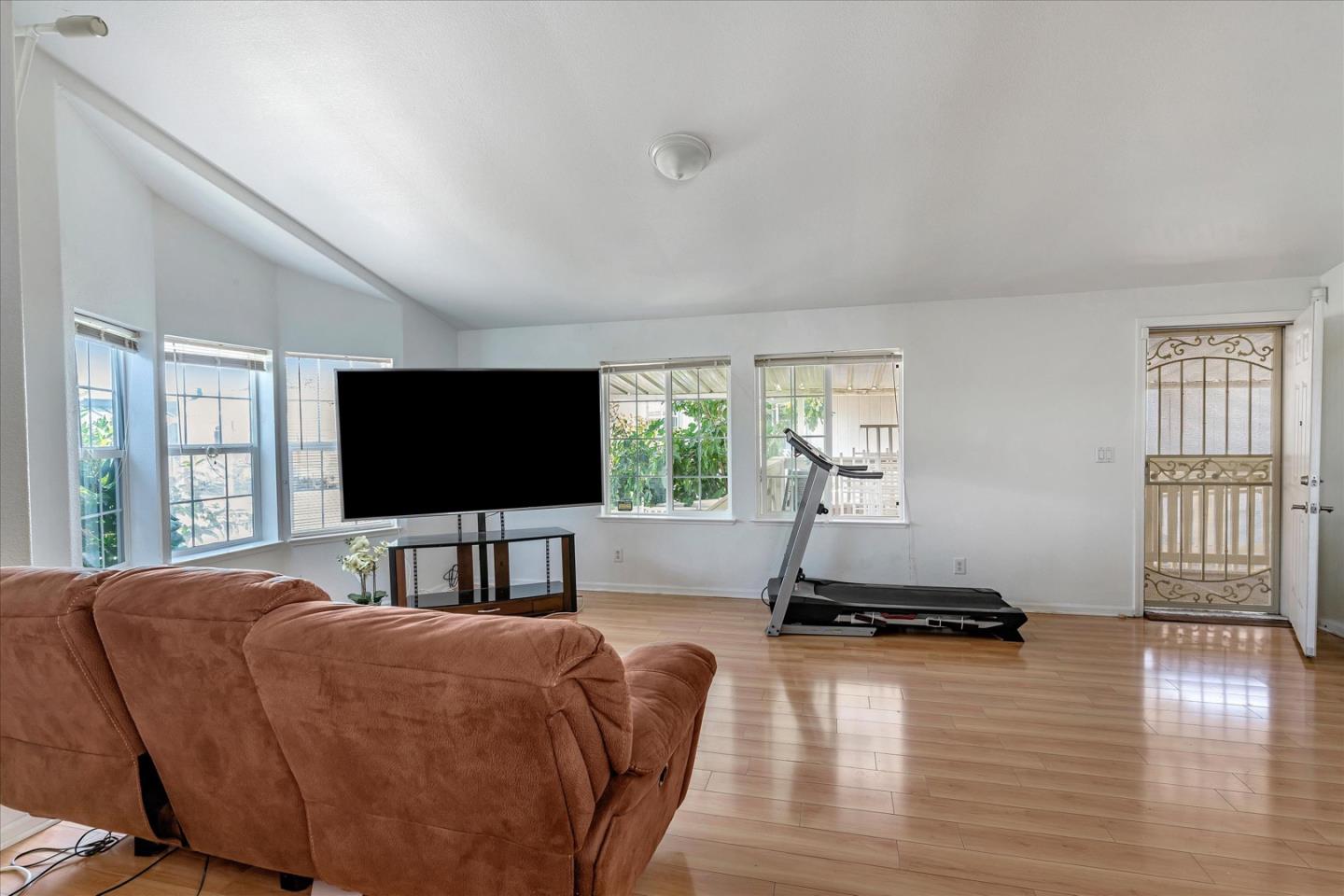 2900 Fairview Road, Unit 14 Hollister, CA 95023 - Photo 10 of 31 Gallery Image 10
