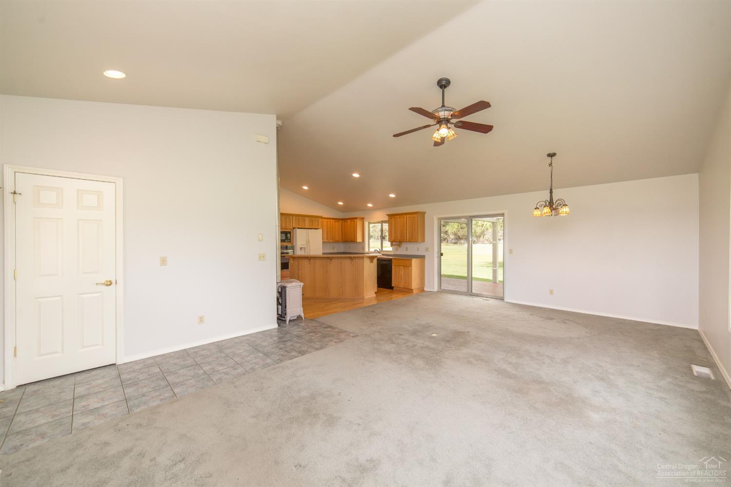 64485 Research Road Bend, OR 97703 - Photo 5 of 18 Additional Photo