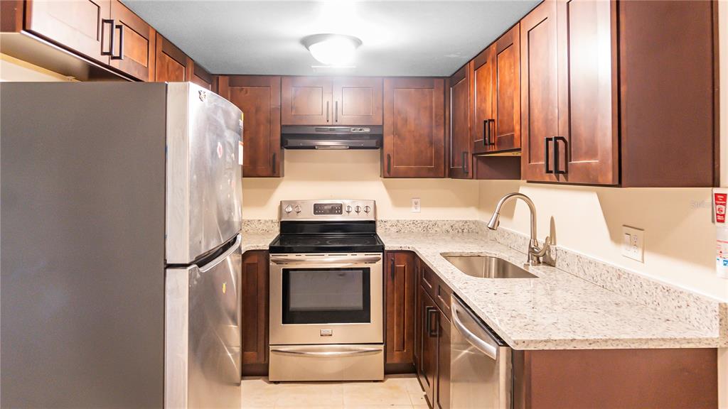 4880 Lake Ridge Road, Unit 7 Orlando, FL 32808 - Photo 6 of 23