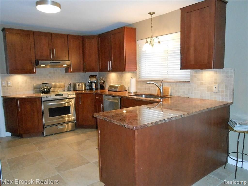 2775 Acorn Road Bloomfield Hills, MI 48302 - Photo 10 of 49 Kitchen