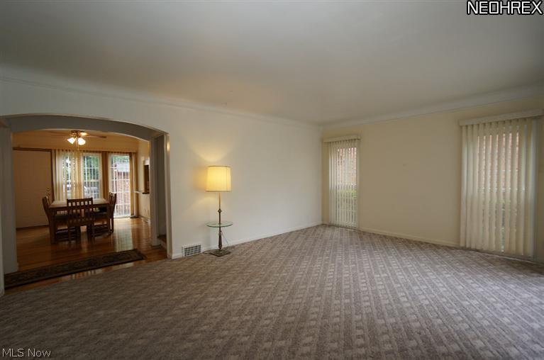 3502 Cummings Road Cleveland, OH 44118 - Photo 2 of 25 Gallery Image 2