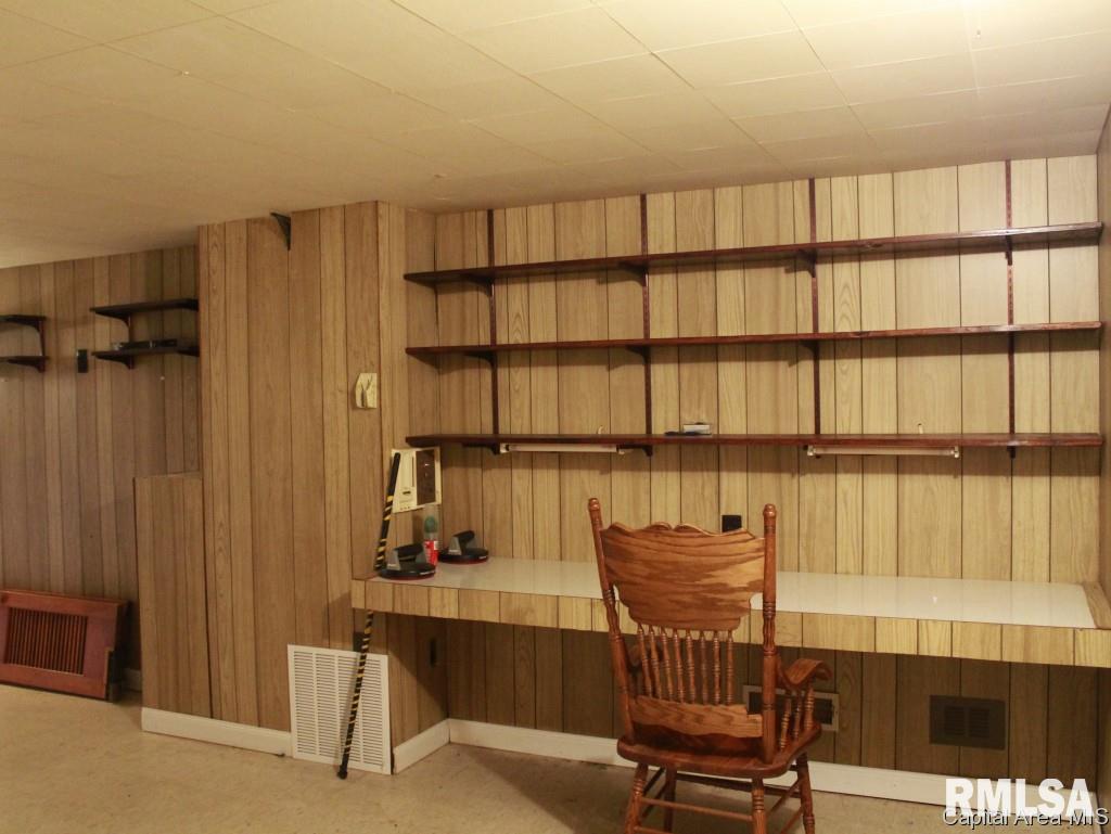 2312 East Griffiths Avenue Springfield, IL 62702 - Photo 10 of 33