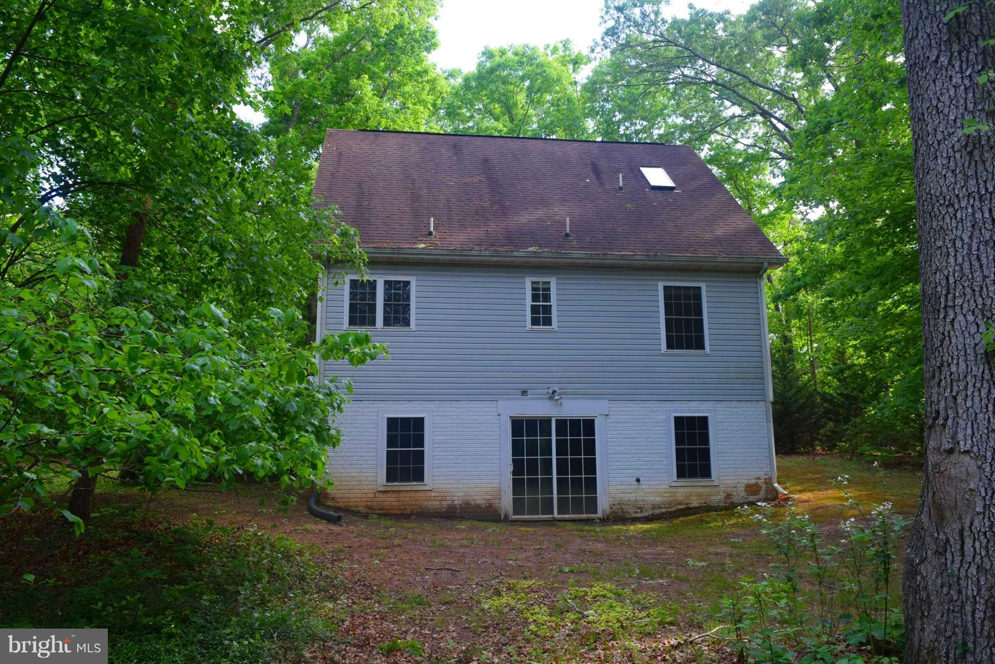Exterior (Rear)