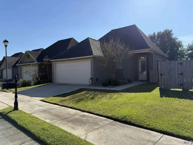 $1,900 | 17734 Spring Creek Drive, Baton Rouge, LA 70817