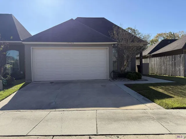 $1,900 | 17734 Spring Creek Drive, Baton Rouge, LA 70817