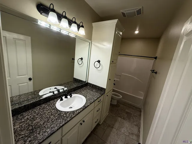 $1,900 | 17734 Spring Creek Drive, Baton Rouge, LA 70817