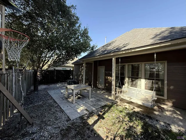$1,900 | 17734 Spring Creek Drive, Baton Rouge, LA 70817