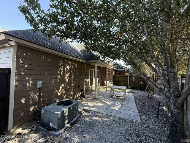 $1,900 | 17734 Spring Creek Drive, Baton Rouge, LA 70817