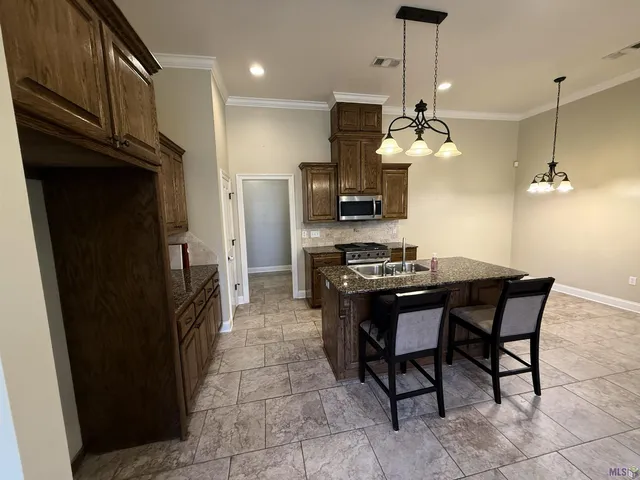 $1,900 | 17734 Spring Creek Drive, Baton Rouge, LA 70817