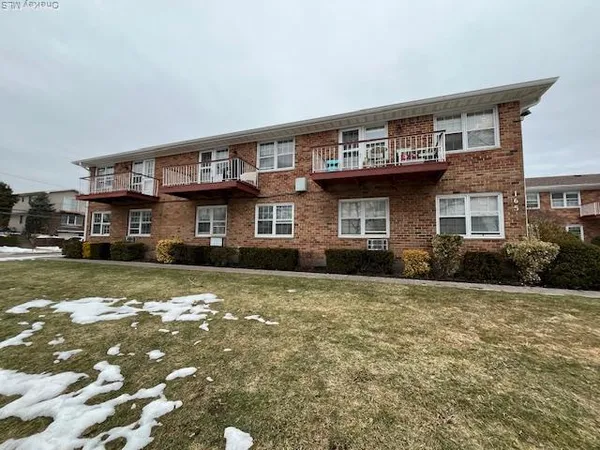 $2,750 | 165 Manorhaven Boulevard, Unit D, Port Washington, NY 11050