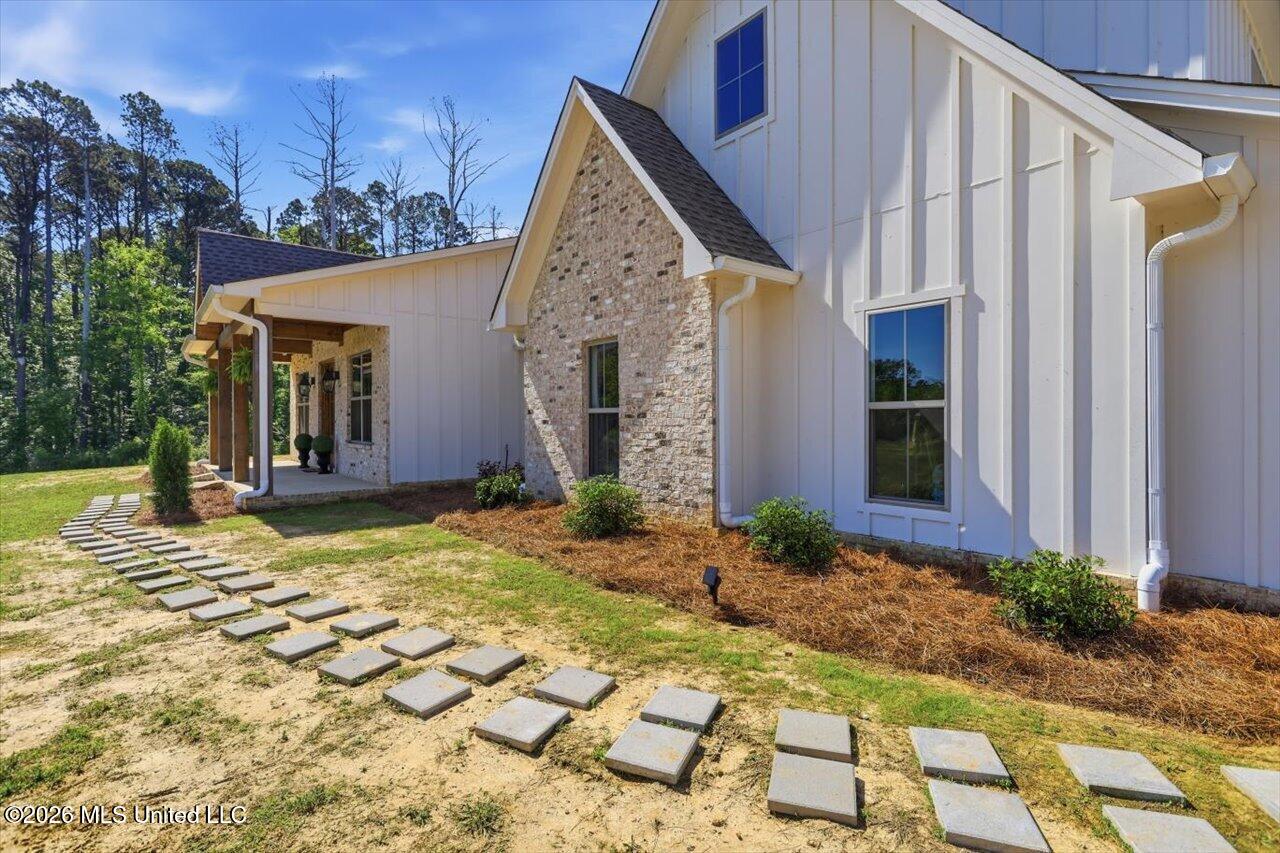 175 Woods Road Madison, MS 39110 - Photo 2 of 50 05-175 Woods Rd _ Home Tours MS