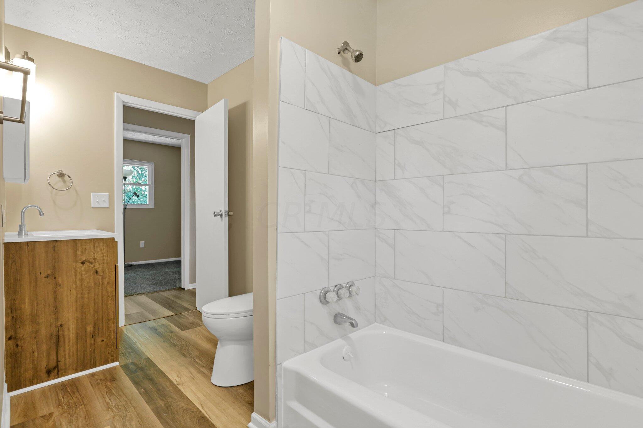 1501 Koebel Road Columbus, OH 43207 - Photo 15 of 24 16-web-or-mls-IMG_9004