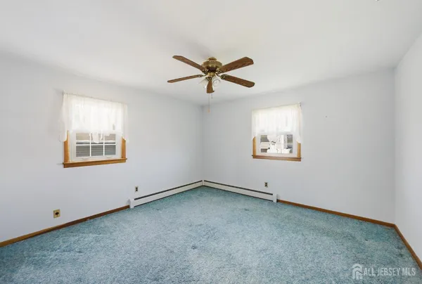 $529,999 | 246 East Henry Place, Iselin, NJ 08830