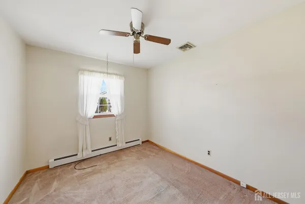 $529,999 | 246 East Henry Place, Iselin, NJ 08830