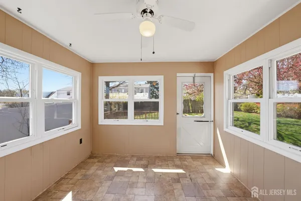 $529,999 | 246 East Henry Place, Iselin, NJ 08830