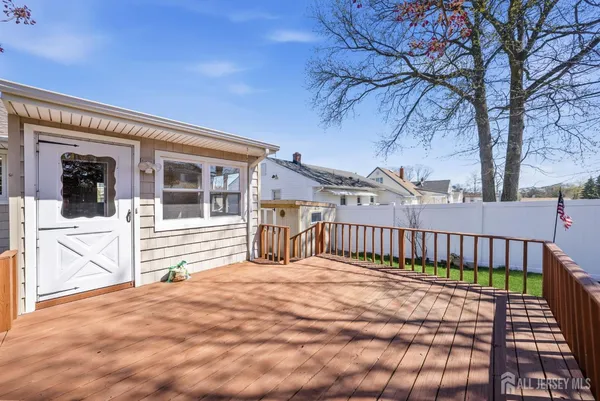 $529,999 | 246 East Henry Place, Iselin, NJ 08830