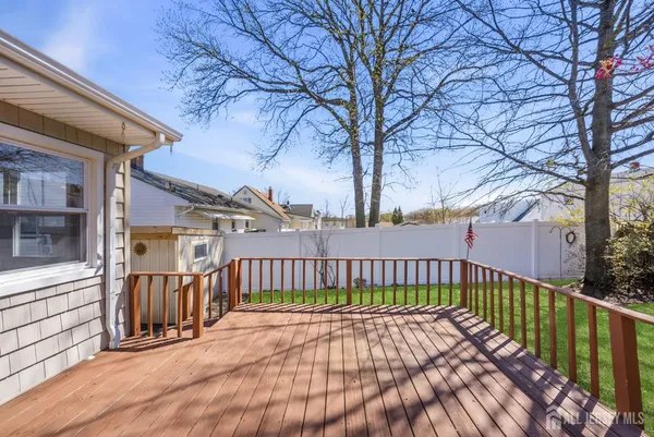 $529,999 | 246 East Henry Place, Iselin, NJ 08830