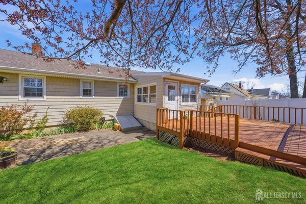 $529,999 | 246 East Henry Place, Iselin, NJ 08830
