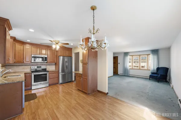 $529,999 | 246 East Henry Place, Iselin, NJ 08830