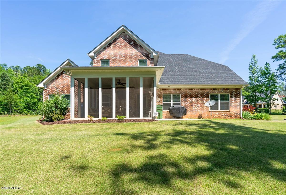 20 Laurel Ridge Forsyth, GA 31029 - Photo 34 of 34 front view of a house with a yard