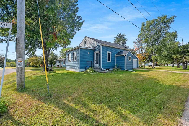 $170,000 | 201 2nd Avenue, Weyauwega, WI 54983