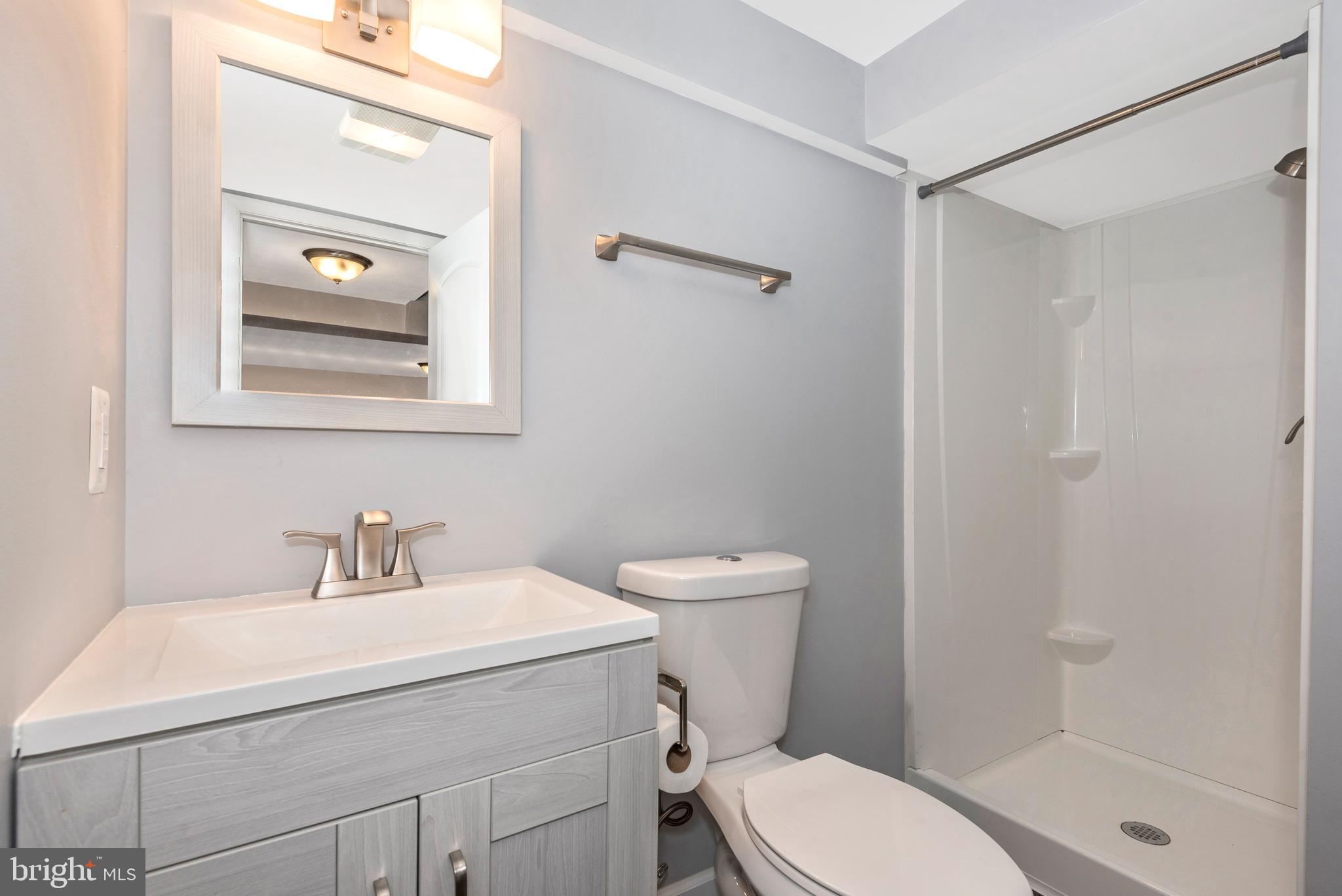 900 Walnut Street Frederick, MD 21703 - Photo 19 of 46 Bathroom 2