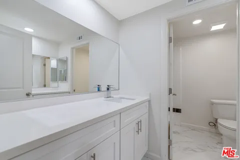 $2,999,000 | 19 Rippling Streme, Irvine, CA 92603
