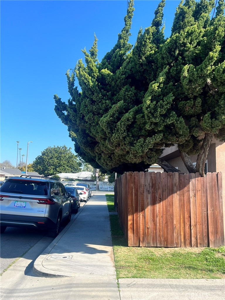 5970 Locust Avenue Long Beach, CA 90805 - Photo 2 of 21