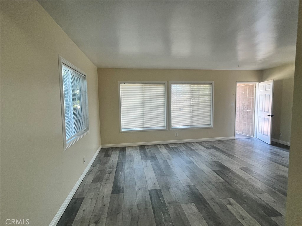 5970 Locust Avenue Long Beach, CA 90805 - Photo 3 of 21