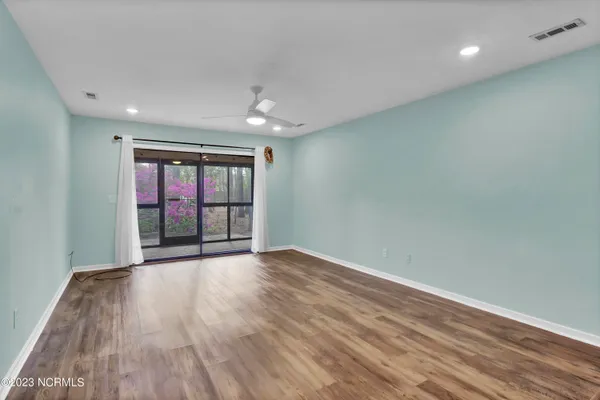 $2,000 | 1507 Military Cutoff Road, Unit 121, Wilmington, NC 28403