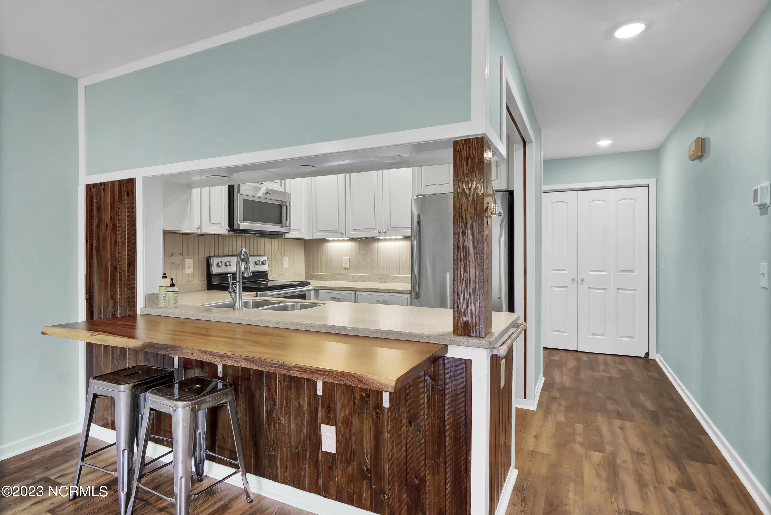 1507 Military Cutoff Road, Unit 121 Wilmington, NC 28403 - Photo 9 of 26 P3855089