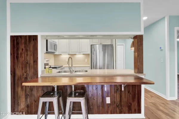 $2,000 | 1507 Military Cutoff Road, Unit 121, Wilmington, NC 28403