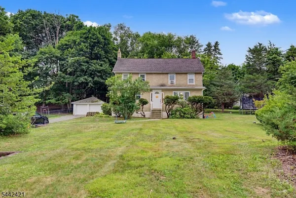 $2,195 | 242 West Hanover Avenue, Morristown, NJ 07960