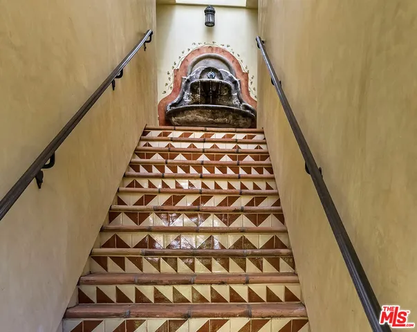 a close up of a curtain