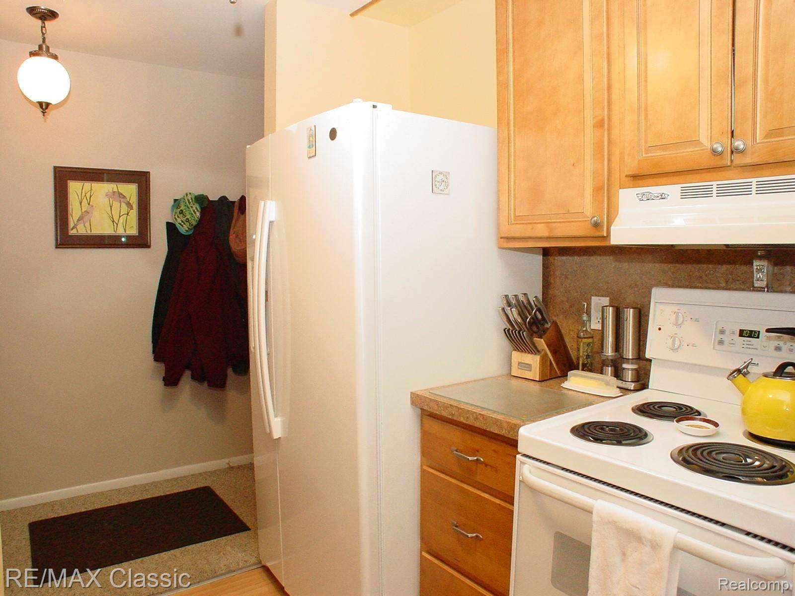 1199 South Sheldon Road, Unit 38 Plymouth, MI 48170 - Photo 12 of 16 DSC01932.JPG