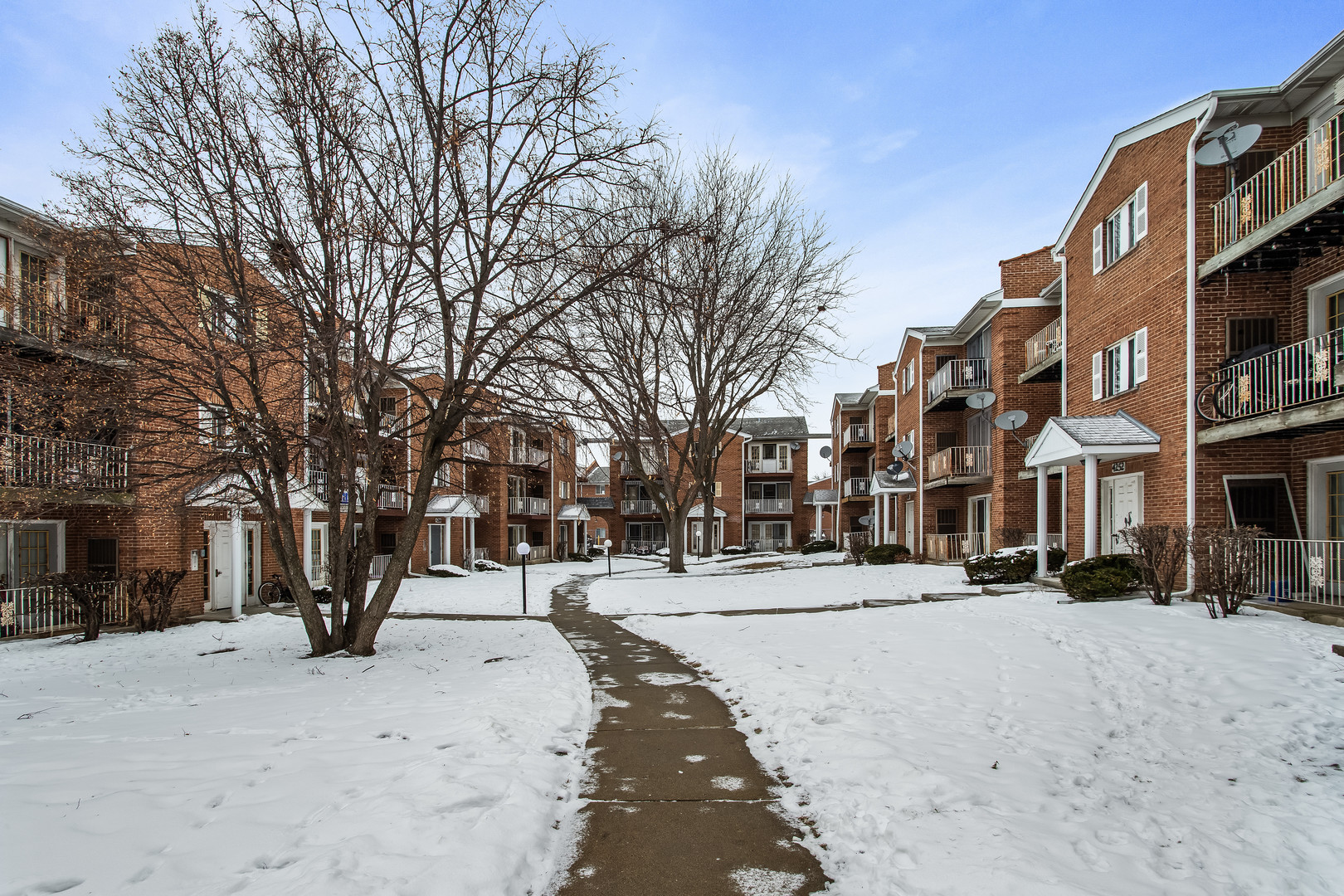 4252 Central Road, Unit 102 Glenview, IL 60025 - Photo 11 of 14