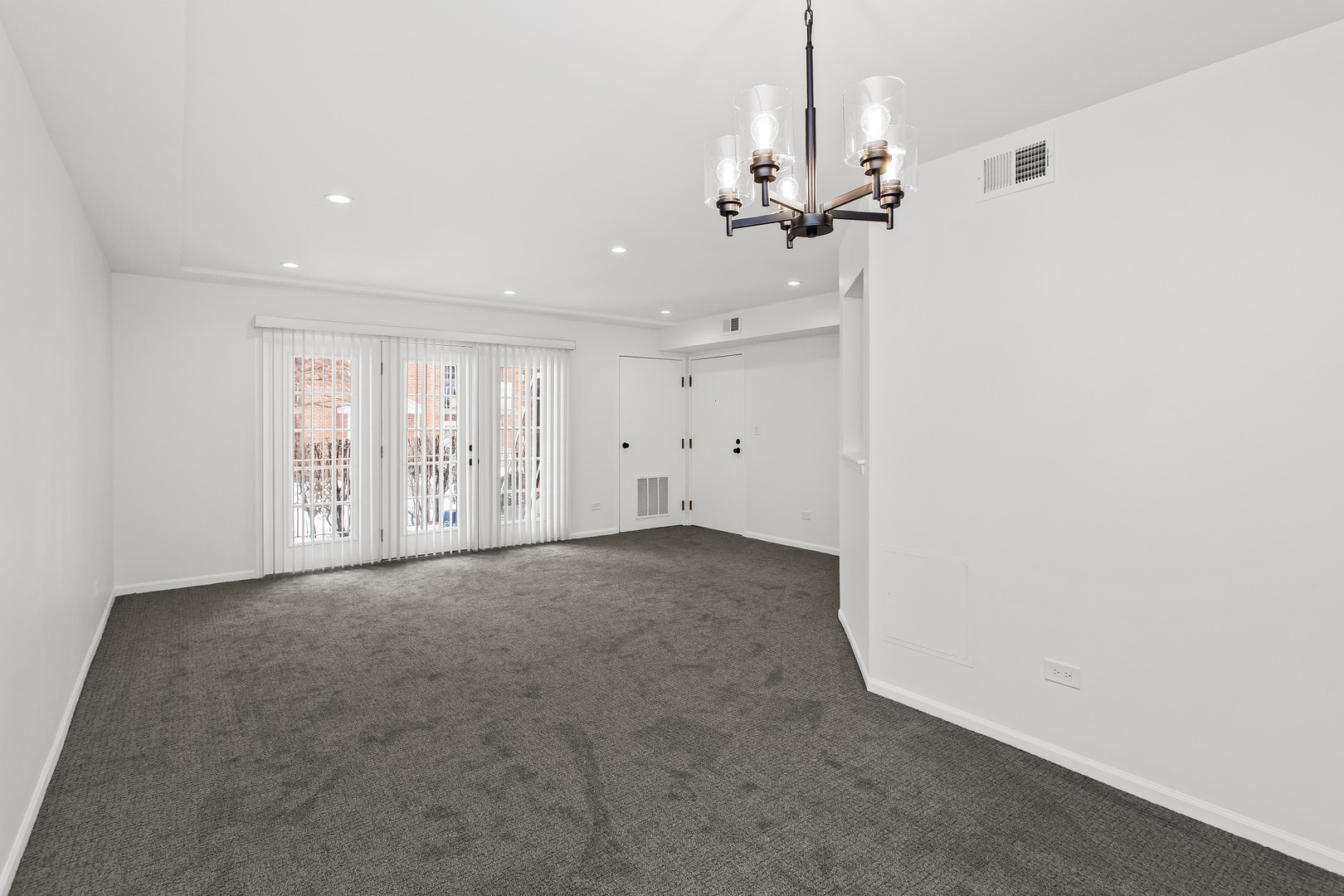 4252 Central Road, Unit 102 Glenview, IL 60025 - Photo 5 of 14