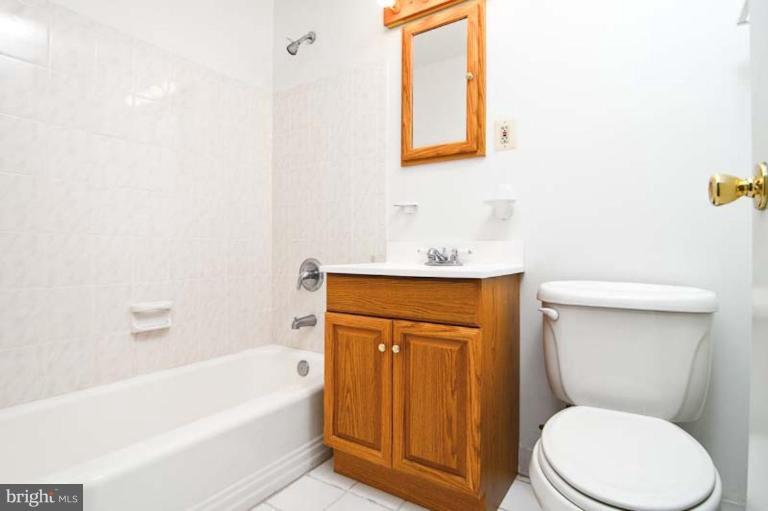 200 43rd Road Northeast, Unit 203 Washington, DC 20019 - Photo 10 of 13 Bath #1