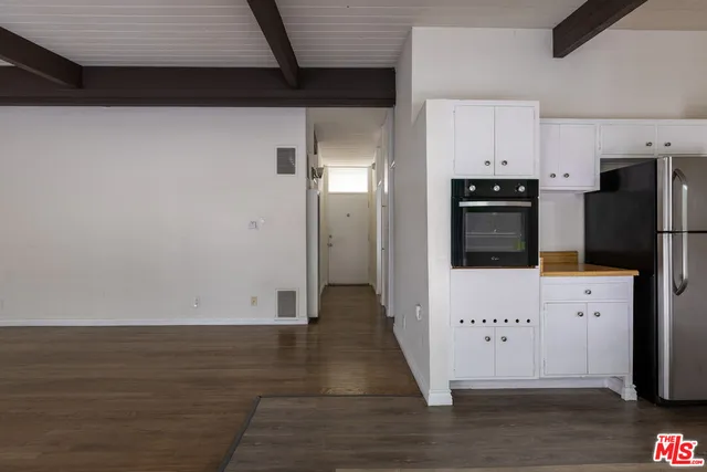 $2,600 | 11133 Rose Avenue, Unit 10, Los Angeles, CA 90034