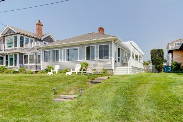 32 Esplanade Middletown, RI 02842 - Photo 1 of 41