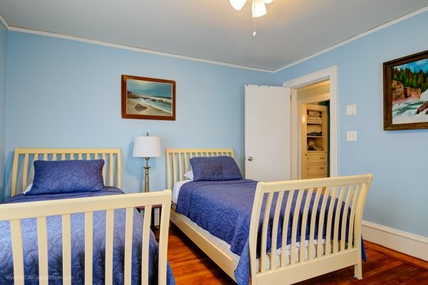 32 Esplanade Middletown, RI 02842 - Photo 30 of 41